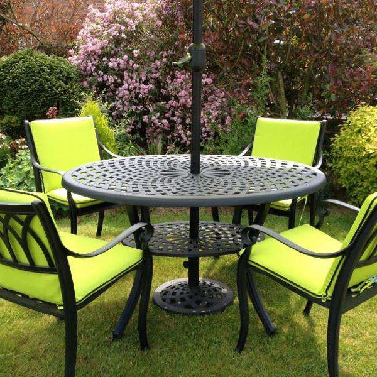 4 Seater Sets Chatsworth oval set. Premium.